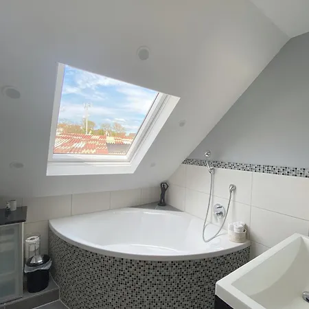 3 Freiendiez * דיאז